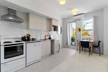 33 Karo Drive, Te Aro