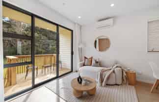 3/8-10 Lowtherhurst Road, Massey