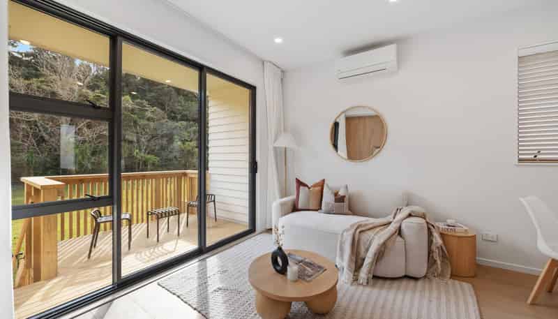 3/8-10 Lowtherhurst Road, Massey
