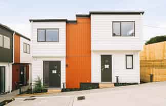 18/8-10 Lowtherhurst Road, Massey
