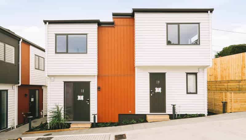 18/8-10 Lowtherhurst Road, Massey