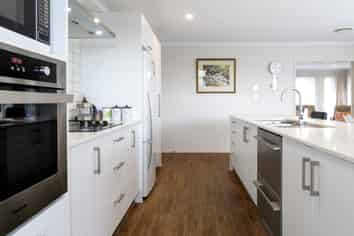 8 Fearnley Grove, Pyes Pa
