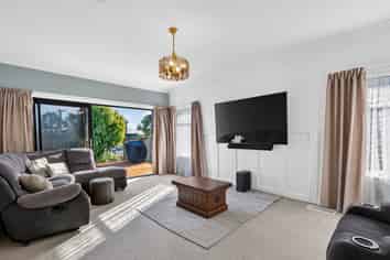 19 Bledisloe Avenue, Stoke