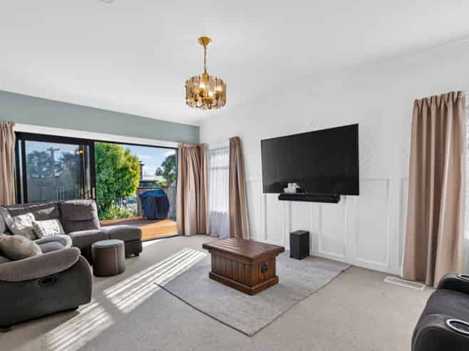 19 Bledisloe Avenue, Stoke
