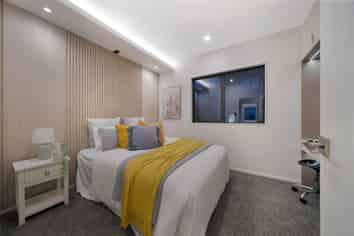 2/52 Newington Road, Henderson