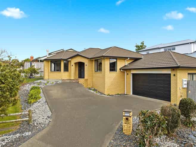 25 Durbin Court, Greenhithe