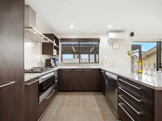 25 Durbin Court, Greenhithe