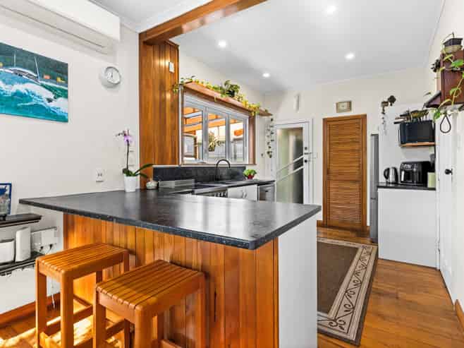 12 Barker Road, Marewa
