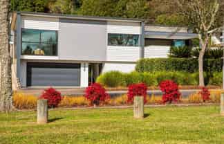 135 Lakes Boulevard, Pyes Pa