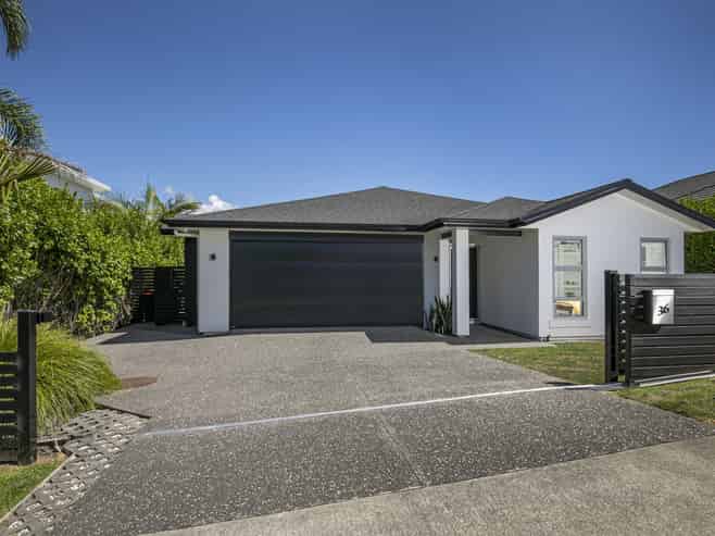 36 Boocock Crescent, Orewa