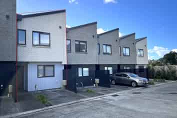 12/28 Westgate Drive, Massey
