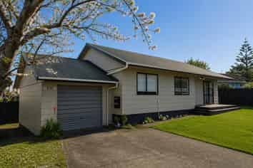 2/141 Finlayson Ave, Clendon Park