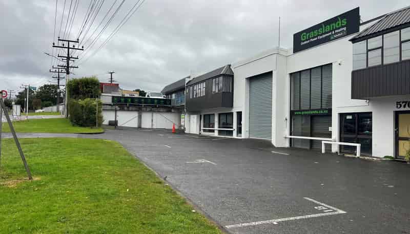 Unit 3B/560 Swanson Road, Ranui
