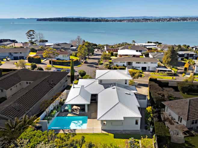 21 Vanessa Crescent, Glendowie