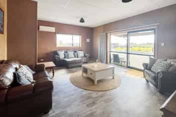 Manawatu / Whanganui - Address withheld