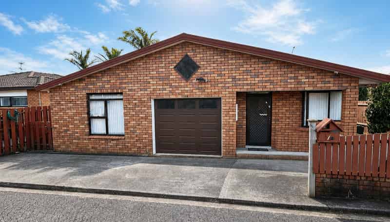 1/2 Botanic View, Manurewa