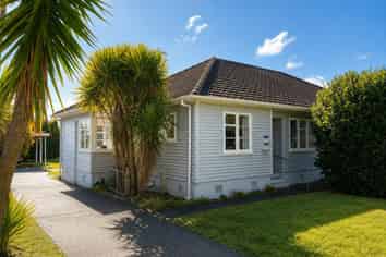 147 Cobham Drive, Hamilton East