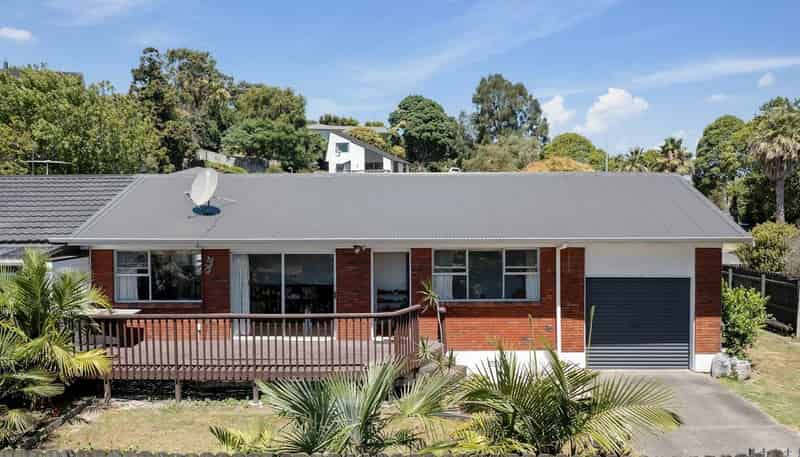 2/2 Chevis Place, Pakuranga