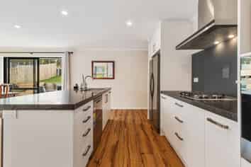 12 Jeroboam Loop, Kumeu
