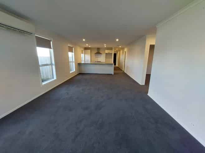 92 Pragma Rise, Huntington