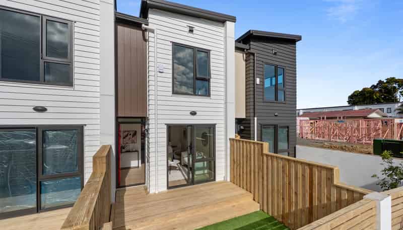 31/17-23 Von Sturmer, Mangere East