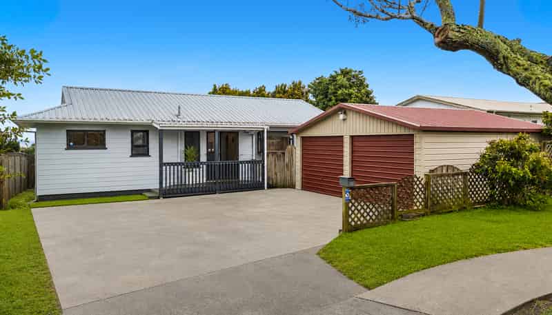32 Wai Iti Place, Clendon Park