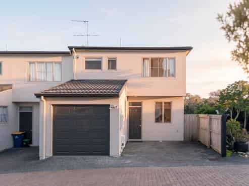 1/34 Fields Parade, Oteha