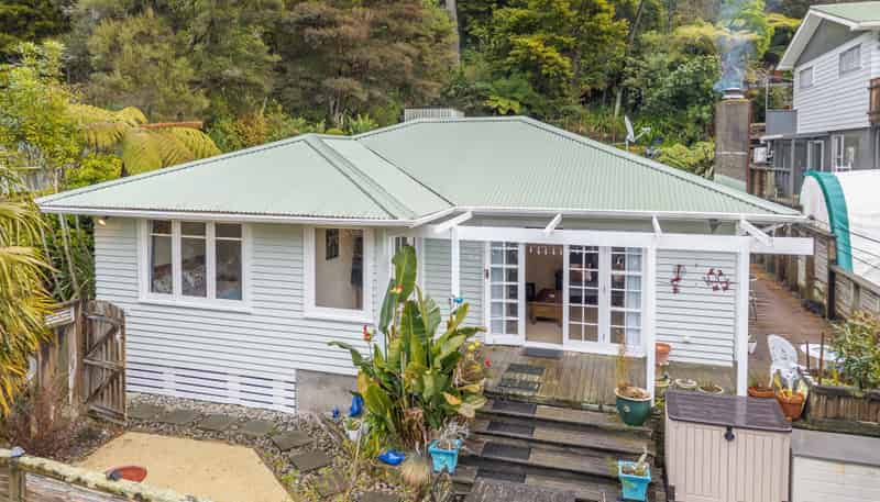 20 Elmslie Road, Pinehaven