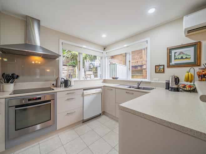 20 Elmslie Road, Pinehaven
