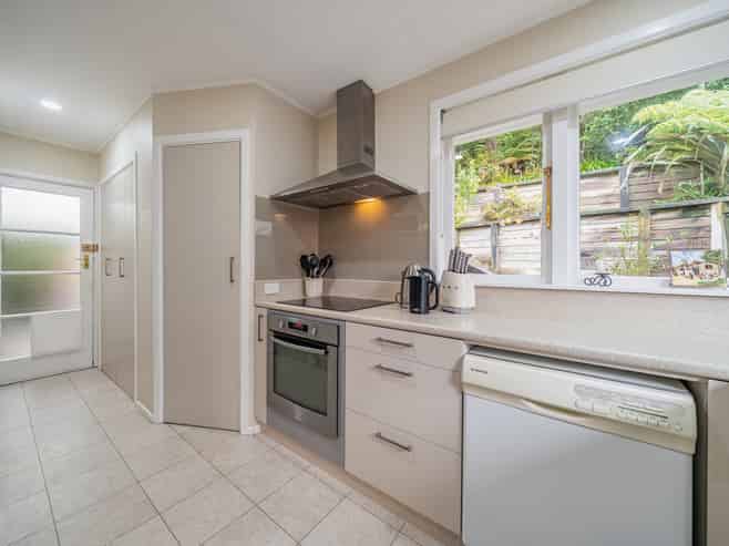 20 Elmslie Road, Pinehaven