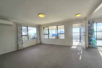 18 Harbour Drive, Otumoetai