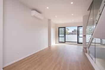 3/15 Thornton Road, Milford