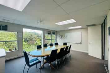 Modern First Floor Office in Flat Bush