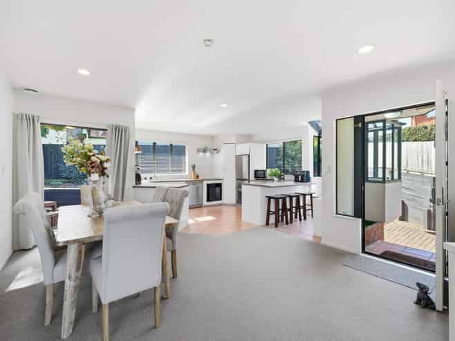 2/18 Stredwick Drive, Torbay
