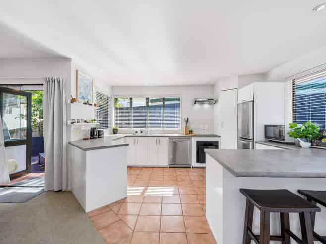 2/18 Stredwick Drive, Torbay