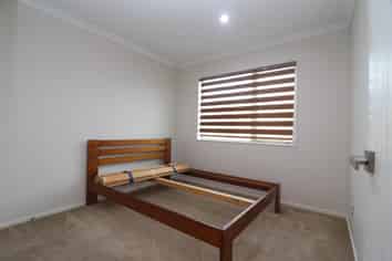 Granny Fla/65 Castlederg Drive, Flat Bush