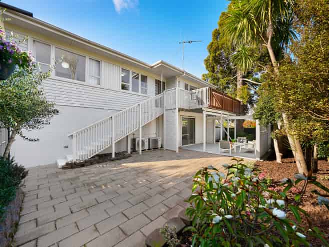 51 Ravenwood Drive, Forrest Hill