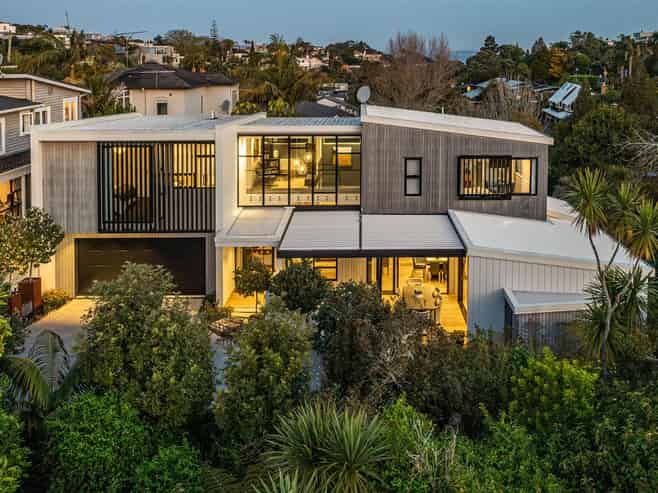  2A Peter Terrace, Castor Bay