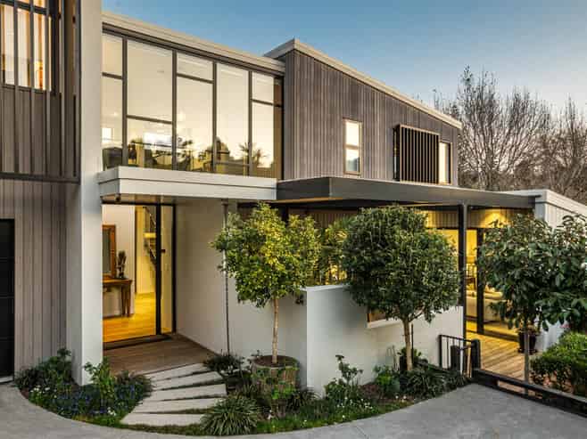  2A Peter Terrace, Castor Bay