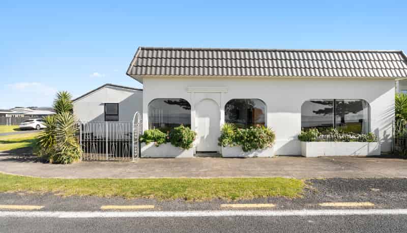903 East Coast Road, Kaiaua