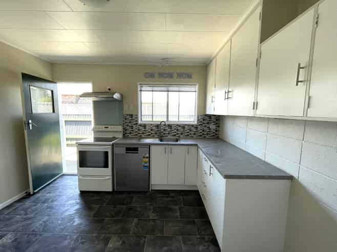 2/24 Coventry Ave, Tamatea
