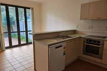 270 Sunset Road, Windsor Park