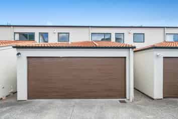 270 Sunset Road, Windsor Park