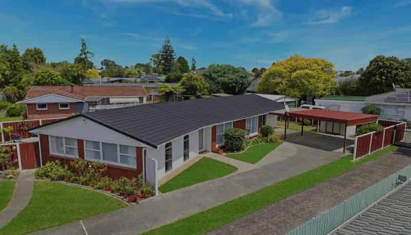 .. Alf Walker, Papakura