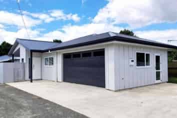 702B Murdoch Road East, Akina