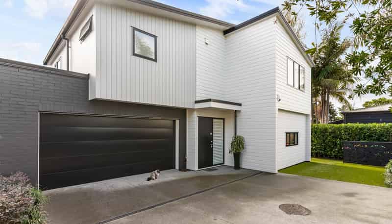 30C Pembroke Crescent, Glendowie