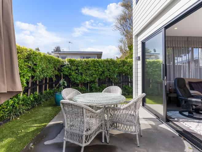 30C Pembroke Crescent, Glendowie