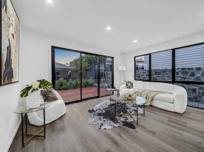 8 Selcourt Road, Mount Albert