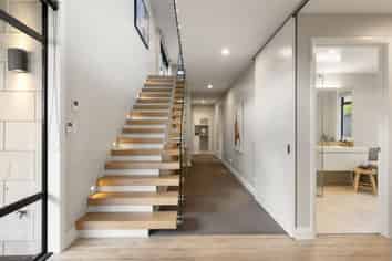 930a River Road, Queenwood