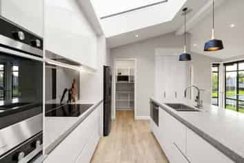930a River Road, Queenwood